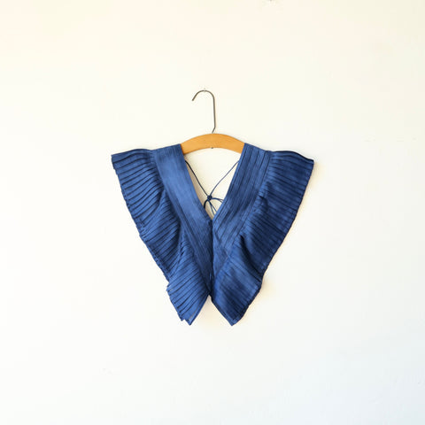Bunon Pleated Collar - Deep Sea Blue
