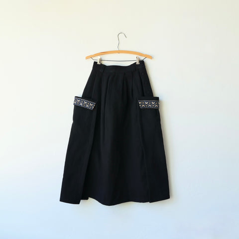 Bunon Embroidered Pocket Skirt