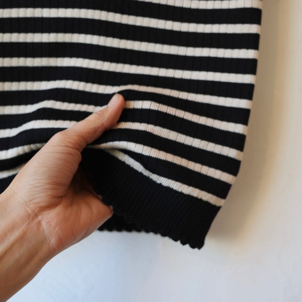 Une Heures Italian Silk Scallop Short Sleeve - Noir/Perle Stripe