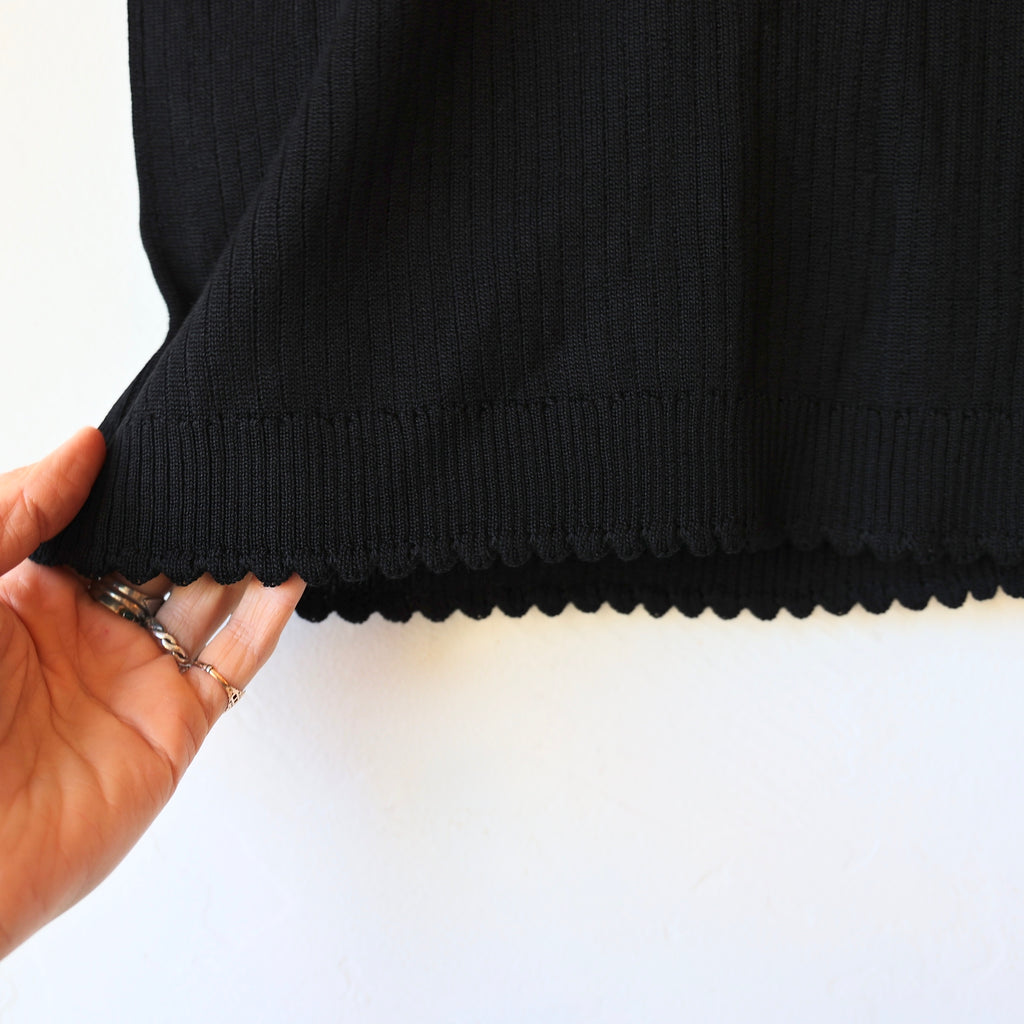 Une Heures Italian Silk Scallop Short Sleeve - Black